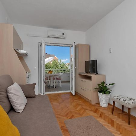 Apartments Marija Tučepi エクステリア 写真