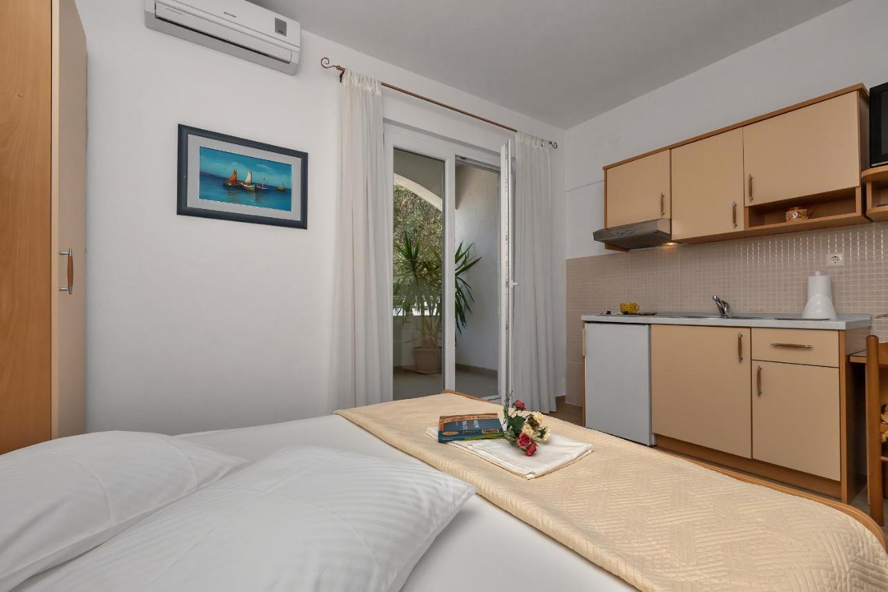 Apartments Marija Tučepi エクステリア 写真