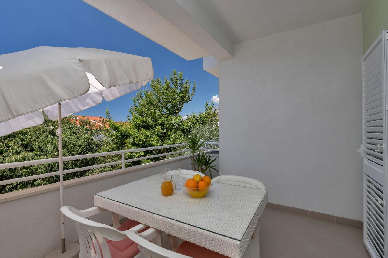 Apartments Marija Tučepi エクステリア 写真