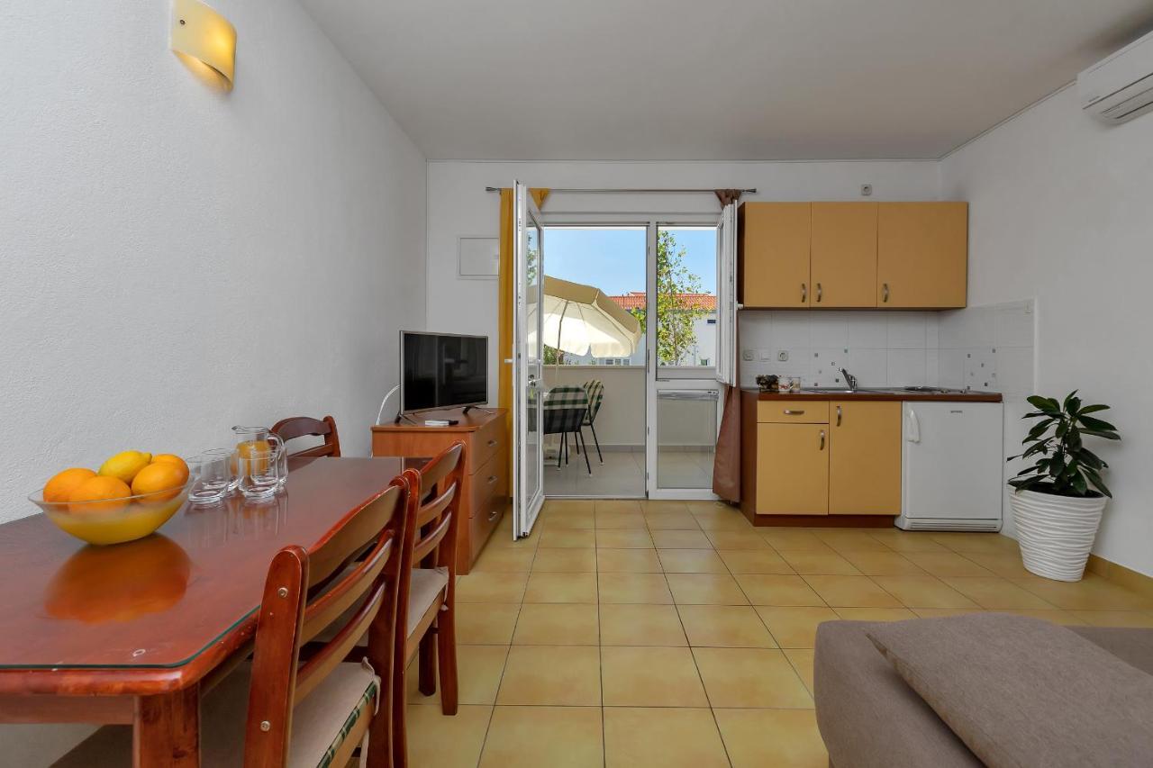 Apartments Marija Tučepi エクステリア 写真