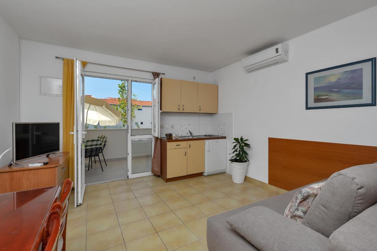 Apartments Marija Tučepi エクステリア 写真